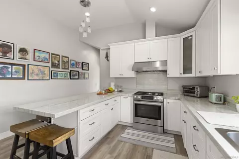 Kitchen - 752 Bracero Rd, Encinitas, CA 92024 photo 3 of 3