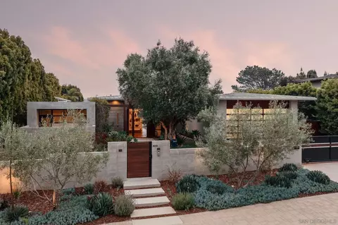 Exterior - 326 S Nardo, Solana Beach, CA 92075 photo 5 of 11