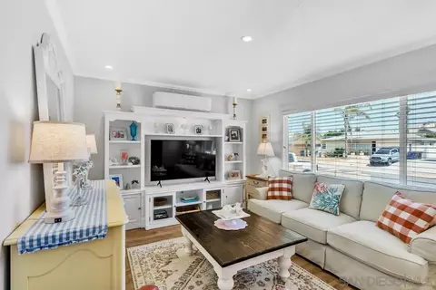 Living - 205 Calla Ave, Imperial Beach, CA 91932 photo 3 of 9