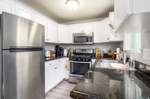 Kitchen - 180 Avenida Descanso #A, Oceanside, CA 92057 photo 1 of 2