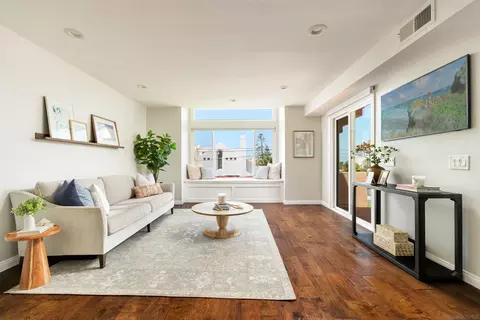 6721 Draper, La Jolla, CA 92037