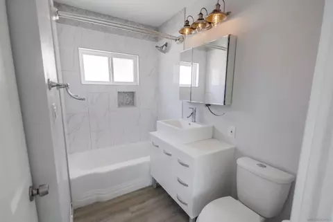 Bath - 4626-28 Edenvale Ave, La Mesa, CA 91941 photo 2 of 2