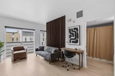 550 15th St #703, San Diego, CA 92101