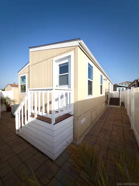 Exterior - 62 Hummingbird Ln, Oceanside, CA 92057 photo 2 of 4