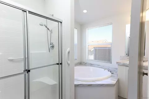 Bath - 62 Hummingbird Ln, Oceanside, CA 92057 photo 2 of 2