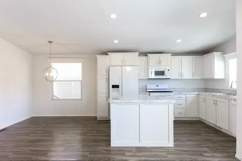 Kitchen - 62 Hummingbird Ln, Oceanside, CA 92057 photo 2 of 4