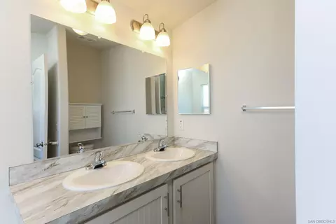 Bath - 62 Hummingbird Ln, Oceanside, CA 92057 photo 1 of 2