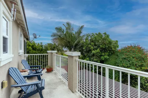 Exterior - 1018 Bellingham Dr, Oceanside, CA 92057 photo 5 of 10