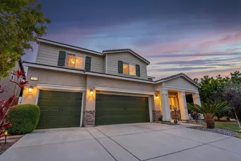 Exterior - 1018 Bellingham Dr, Oceanside, CA 92057 photo 2 of 10