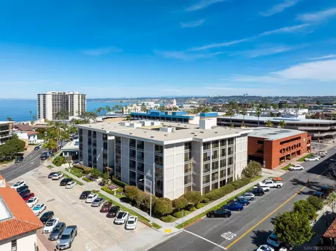 View/Area - 7811 Eads Ave #206, La Jolla, CA 92037 photo 2 of 3