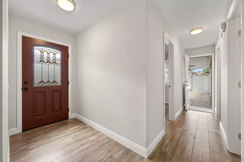 Entry Way - 3613 Kieffer St, Oceanside, CA 92057 photo 1 of 2