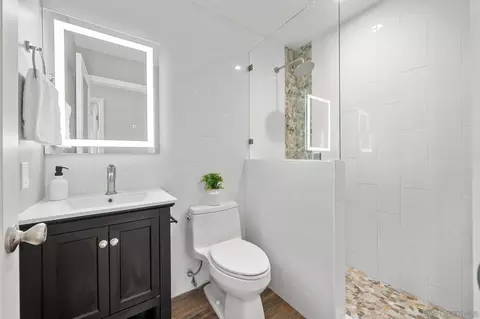 Bath - 3613 Kieffer St, Oceanside, CA 92057 photo 1 of 3