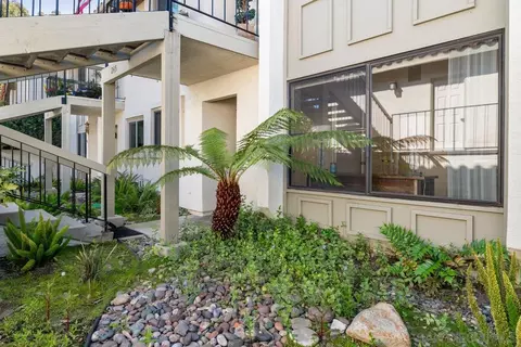 Exterior - 245 Fairlee Ln, Encinitas, CA 92024 photo 2 of 5
