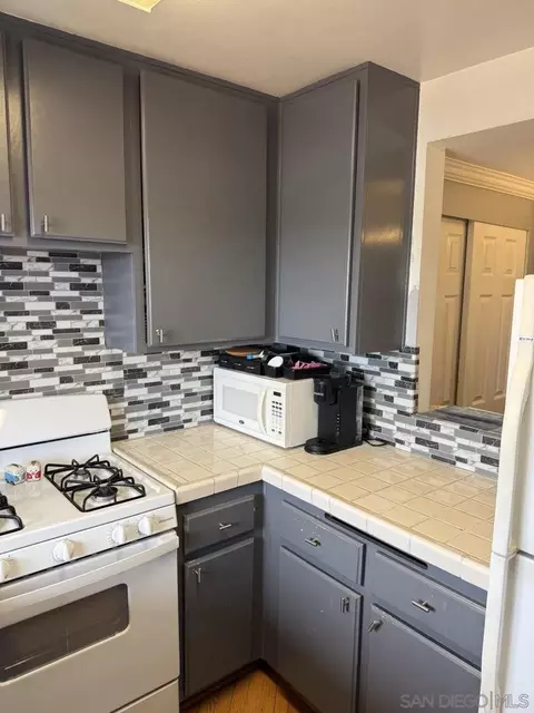 Kitchen - 535 W 4th #306, Long Beach, CA 90802 photo 2 of 3
