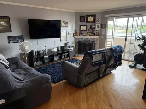 Living - 535 W 4th #306, Long Beach, CA 90802 photo 1 of 2