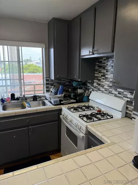 Kitchen - 535 W 4th #306, Long Beach, CA 90802 photo 3 of 3
