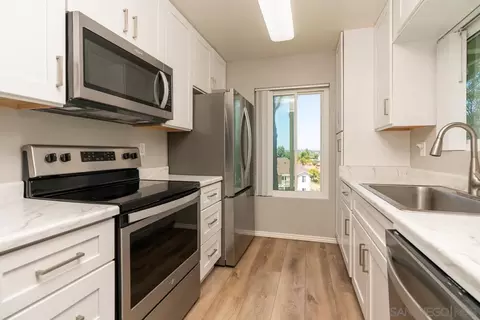 663 Diamond Way #229, Vista, CA 92083