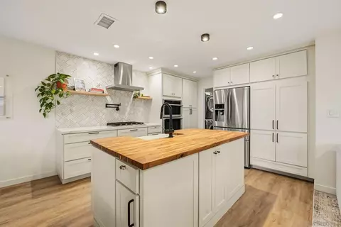 6540 Corte Valdez, Carlsbad, CA 92009 photo 5