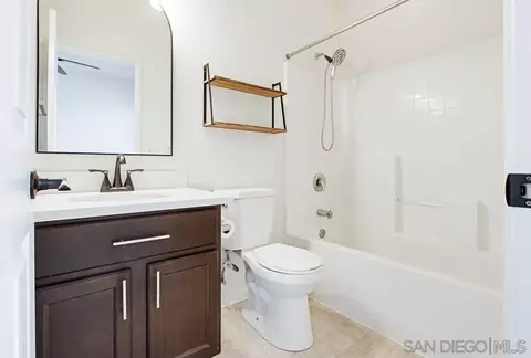 Bath - 5069 Cascade Way #101, Oceanside, CA 92057 photo 3 of 5