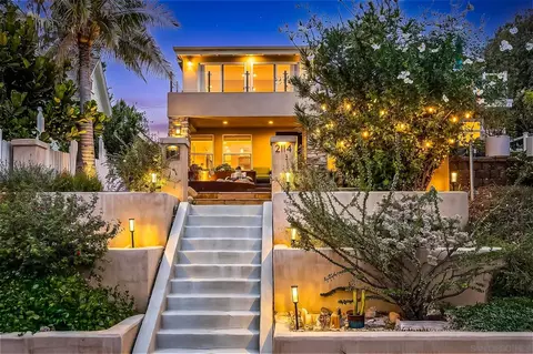 2114 Diamond St, San Diego, CA 92109