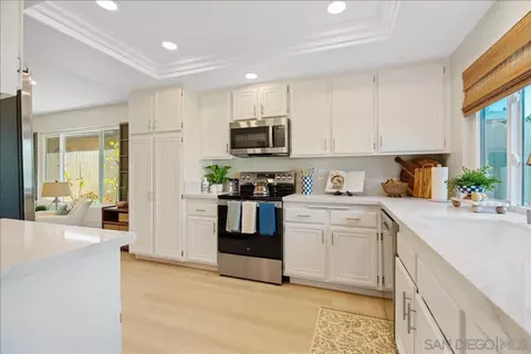 Kitchen - 14168 Kendra Way, Poway, CA 92064 photo 3 of 4