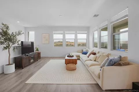 1277 Calle Pomelo #3, Chula Vista, CA 91913
