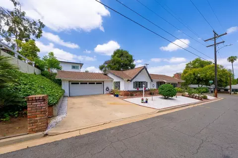 Exterior - 705 Beacon Pl, Escondido, CA 92025 photo 2 of 13
