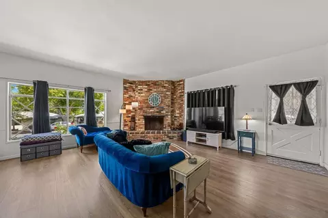 Living - 705 Beacon Pl, Escondido, CA 92025 photo 4 of 6