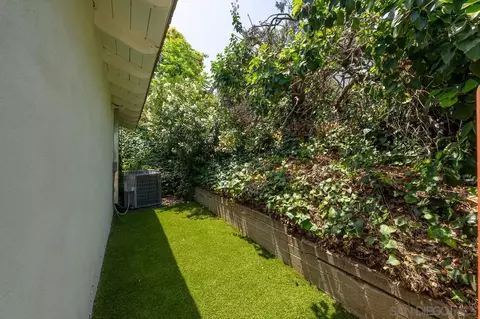 Exterior - 705 Beacon Pl, Escondido, CA 92025 photo 10 of 13