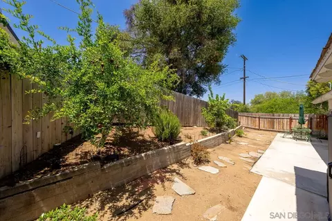 Exterior - 705 Beacon Pl, Escondido, CA 92025 photo 9 of 13
