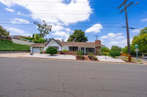 Exterior - 705 Beacon Pl, Escondido, CA 92025 photo 3 of 13