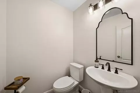 Bath - 2167 Collomia Ct, Alpine, CA 91901 photo 1 of 4