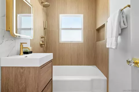 Bath - 614 4th St, Coronado, CA 92118 photo 2 of 2