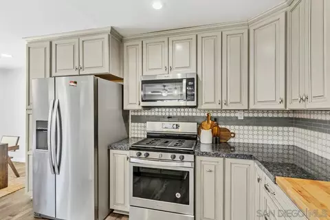 Kitchen - 10708 Ironwood Ave, Santee, CA 92071 photo 4 of 7
