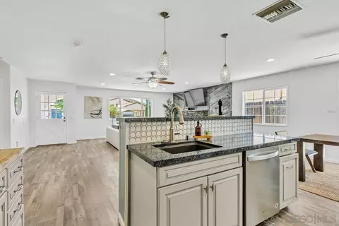 Kitchen - 10708 Ironwood Ave, Santee, CA 92071 photo 6 of 7