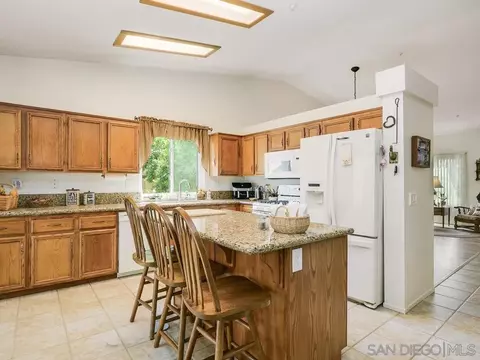 Kitchen - 13344 Goldentop, Lakeside, CA 92040 photo 2 of 4
