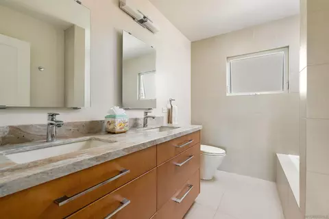 Bath - 5958 Sagebrush Rd, La Jolla, CA 92037 photo 1 of 3