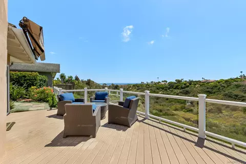 Exterior - 5958 Sagebrush Rd, La Jolla, CA 92037 photo 4 of 16