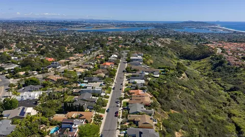View/Area - 5958 Sagebrush Rd, La Jolla, CA 92037 photo 9 of 17