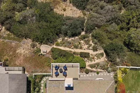 View/Area - 5958 Sagebrush Rd, La Jolla, CA 92037 photo 8 of 17
