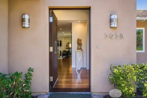Entry Way - 5958 Sagebrush Rd, La Jolla, CA 92037 photo 1 of 2