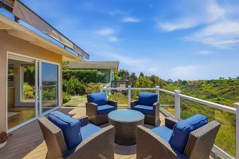 Exterior - 5958 Sagebrush Rd, La Jolla, CA 92037 photo 6 of 16
