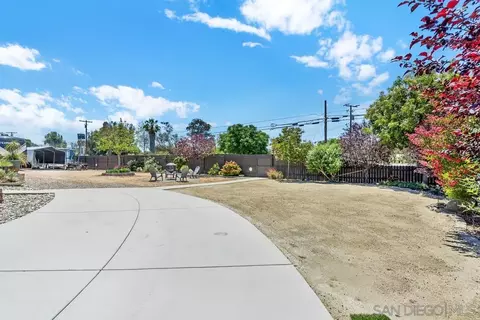 Exterior - 1852 El Cajon Ln, Ramona, CA 92065 photo 10 of 17