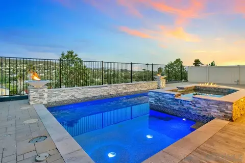8989 Trailridge Ave, Santee, CA 92071