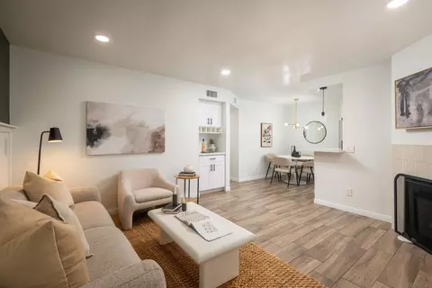 4642 Felton #6, San Diego, CA 92116