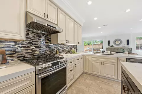 Kitchen - 12632 Footman Ln, Poway, CA 92064 photo 6 of 7