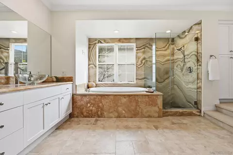 Bath - 12632 Footman Ln, Poway, CA 92064 photo 5 of 7