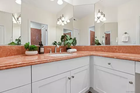 Bath - 12632 Footman Ln, Poway, CA 92064 photo 1 of 7
