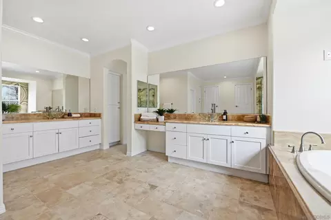 Bath - 12632 Footman Ln, Poway, CA 92064 photo 3 of 7