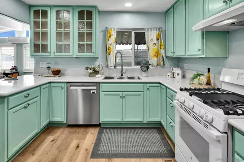 Kitchen - 9255 N Magnolia Ave #10, Santee, CA 92071 photo 3 of 4